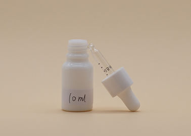 Le compte-gouttes glissant d'huile essentielle met la représentation en bouteille élevée d'écurie de longévité de cou de 18mm