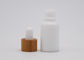 L'Aromatherapy en verre blanc de porcelaine met 30ml en bouteille avec le compte-gouttes blanc en bambou