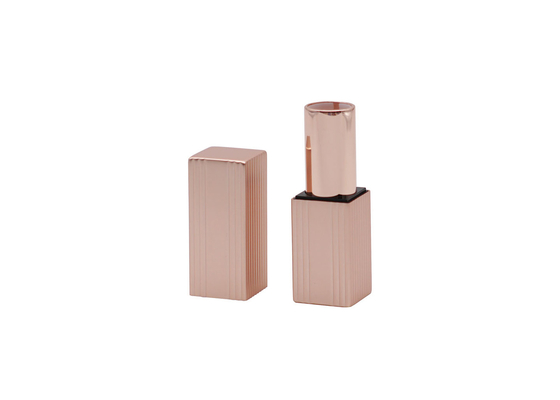Estampillage chaud de conteneurs écologiques de baume à lèvres de la place 3.8g de conception d'aimant