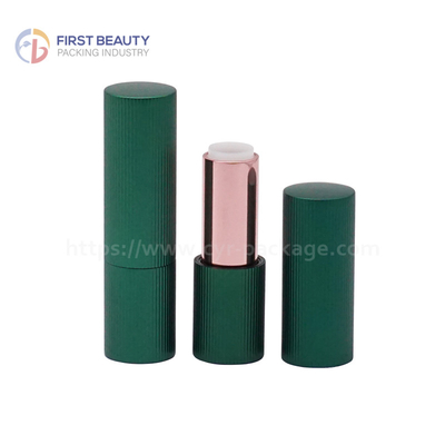 Type aimanté tube de rouge à lèvres vide aluminium vert mat 3,8g